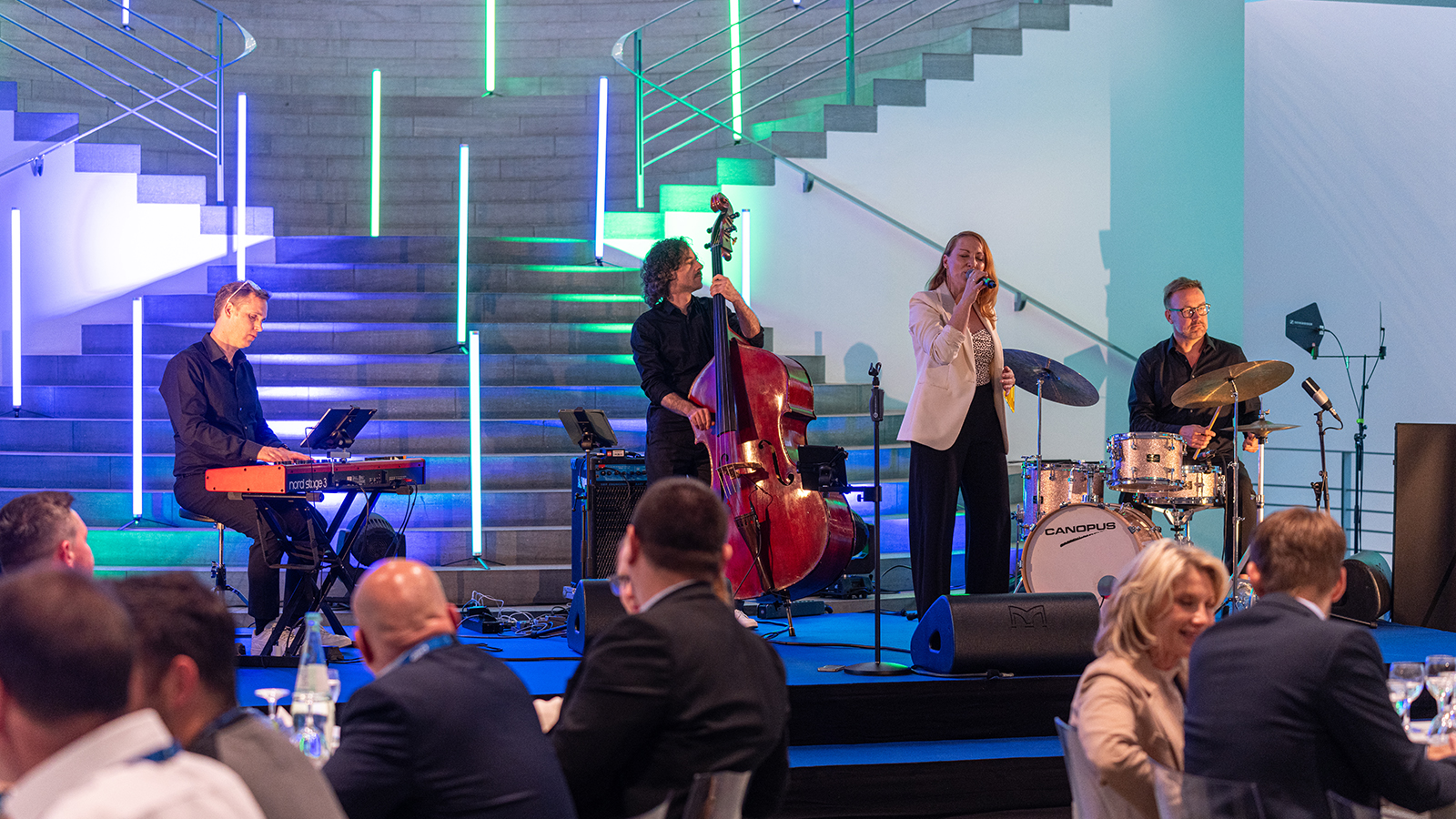 Band mit Sängerin bei der Abendveranstaltung auf dem CHEP Supplier Day